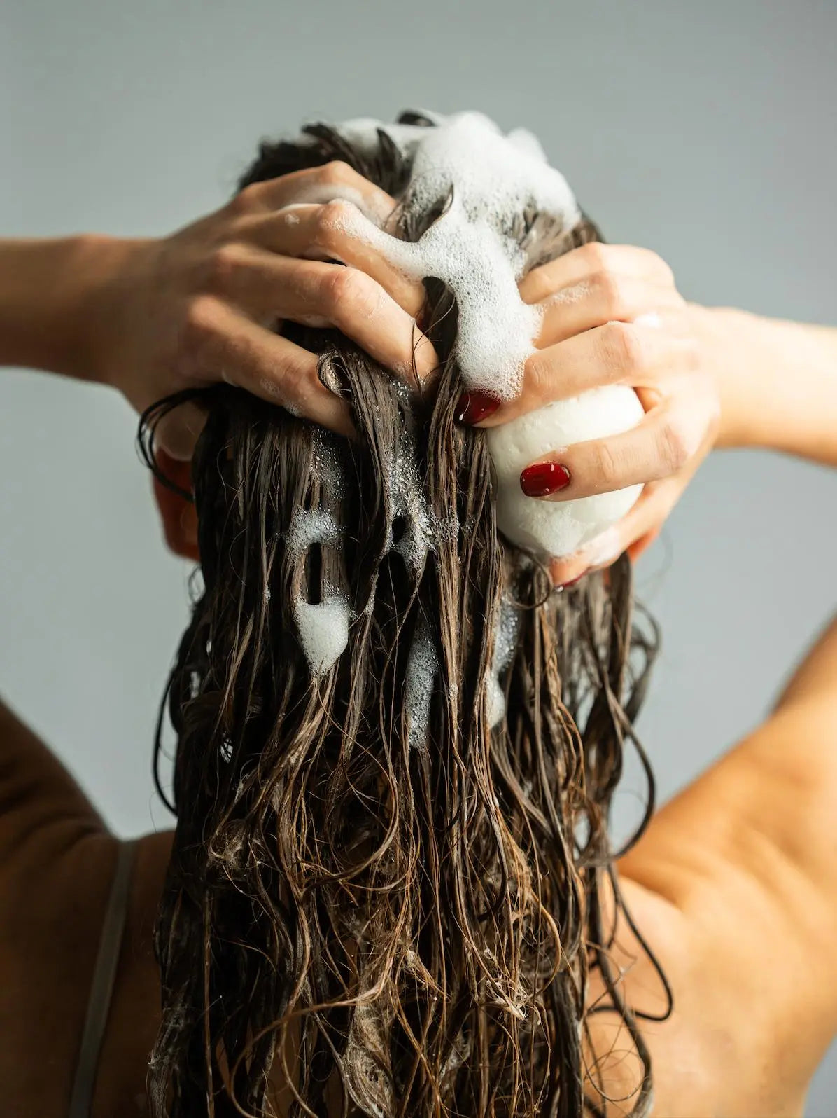 Comment utiliser un shampoing solide Homnès