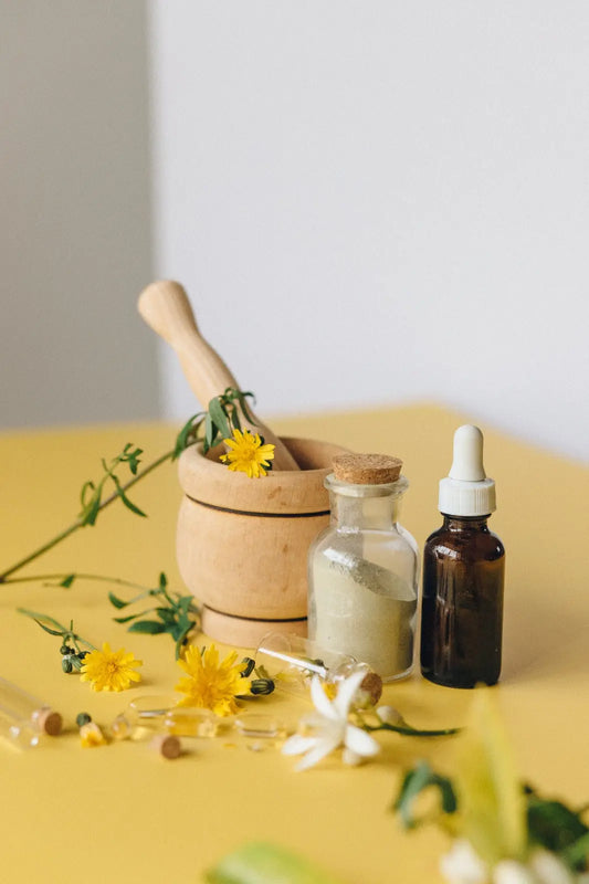 Homnès : Huile ou poudre pour cheveux ?