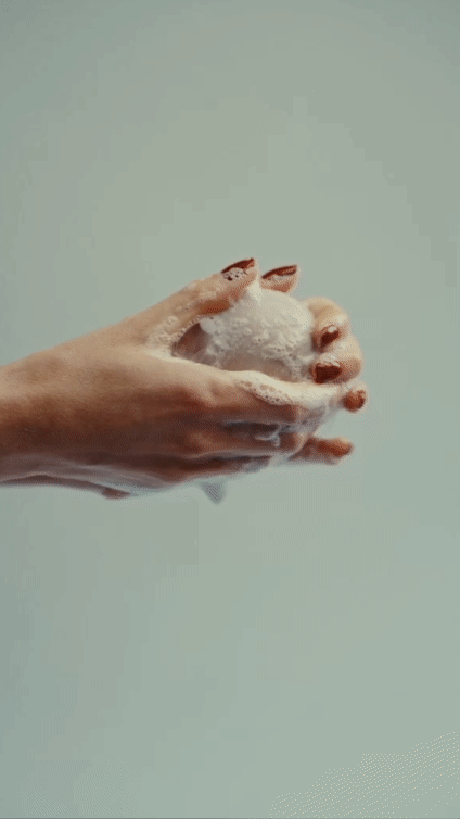 Démonstration vidéo : application du shampoing anti-pelliculaire Homnès