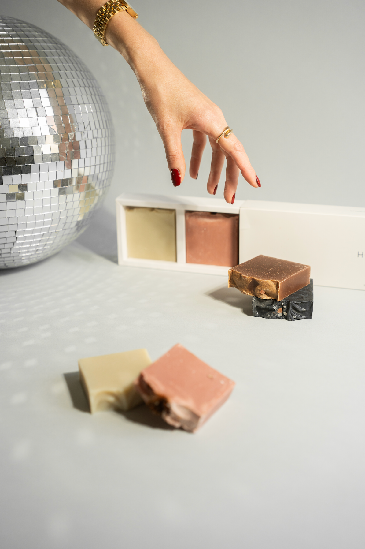 Geschenkset met 4 zijdezepen Homnès
