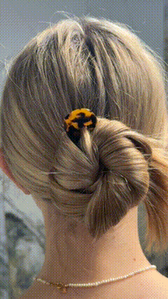 Natural hairbrush with wooden bristles